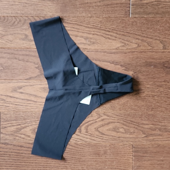 BNWT Black Thong - Gilly Hicks - Picture 2 of 4